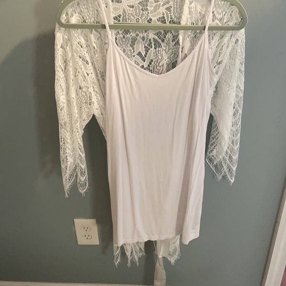 Lace robe - Picture 2 of 2